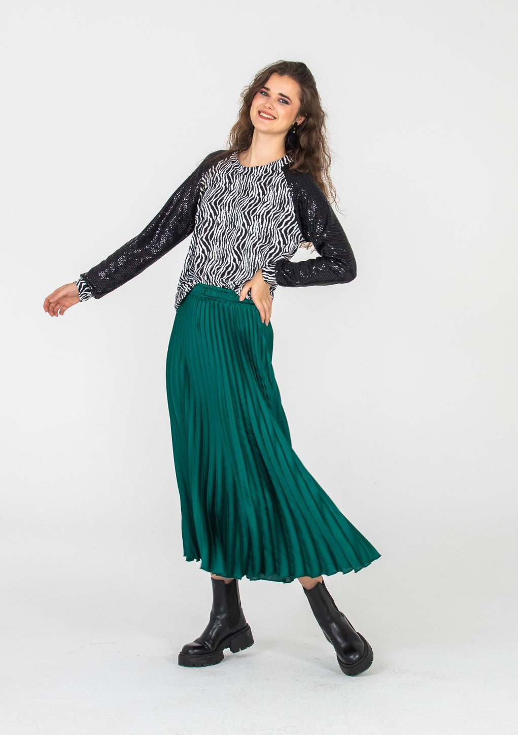 Riga Raglan Tee - Black and White/Sequins