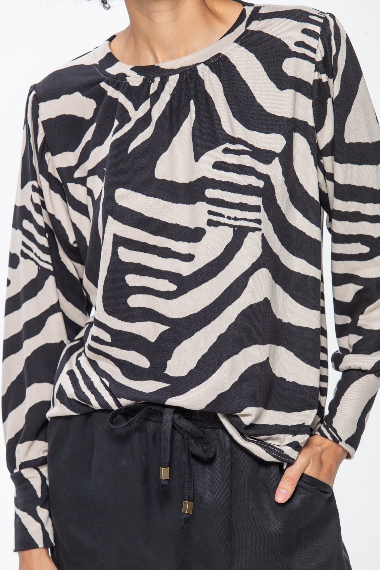 Aspen Winter Knit - Creme & Black