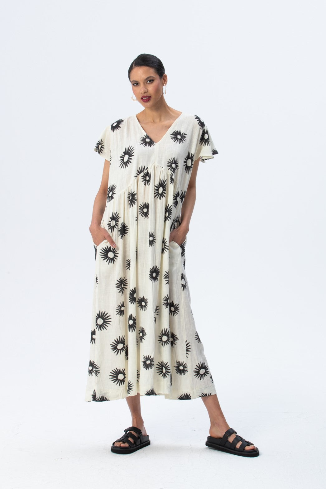Riveria Dress - Creme and Black