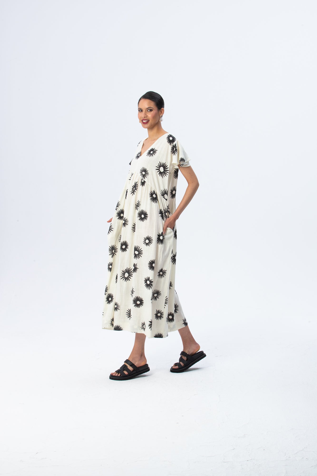 Riveria Dress - Creme and Black