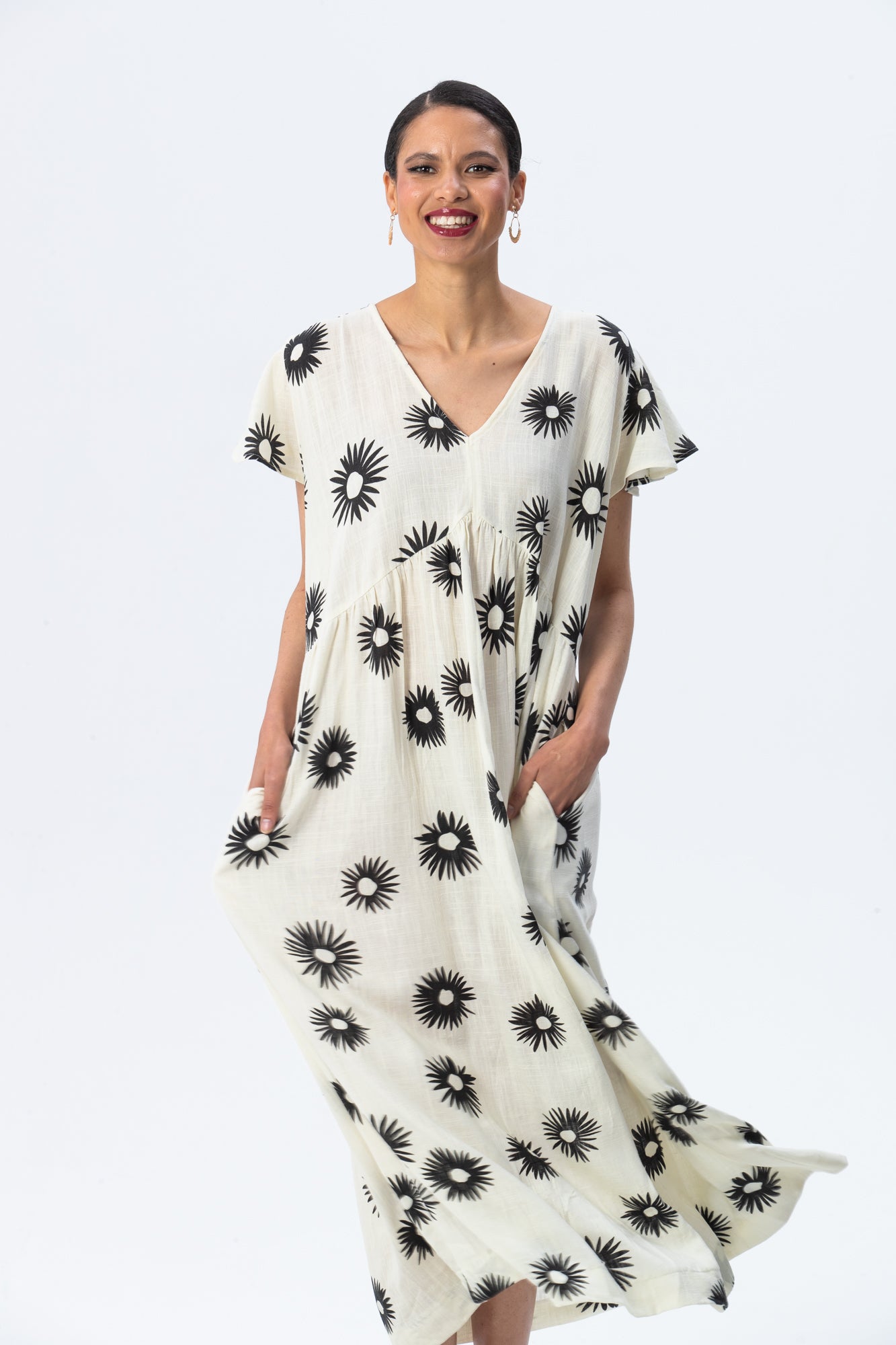 Riveria Dress - Creme and Black