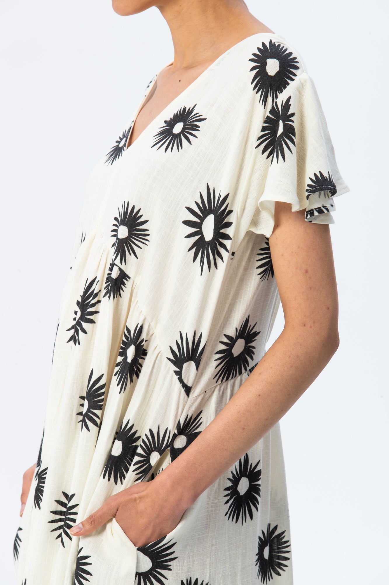 Riveria Dress - Creme and Black
