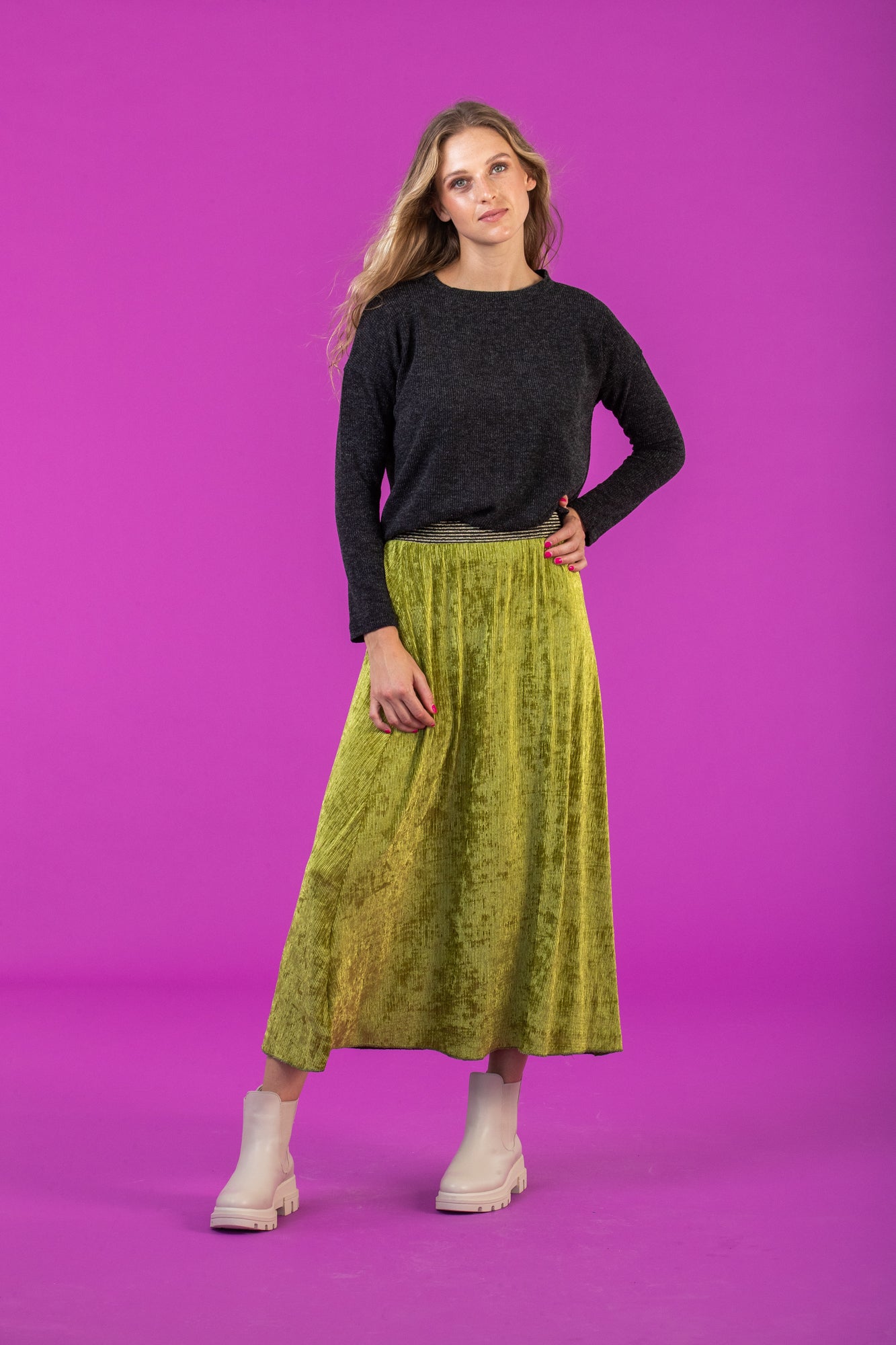 Green pleated outlet skirt yellow