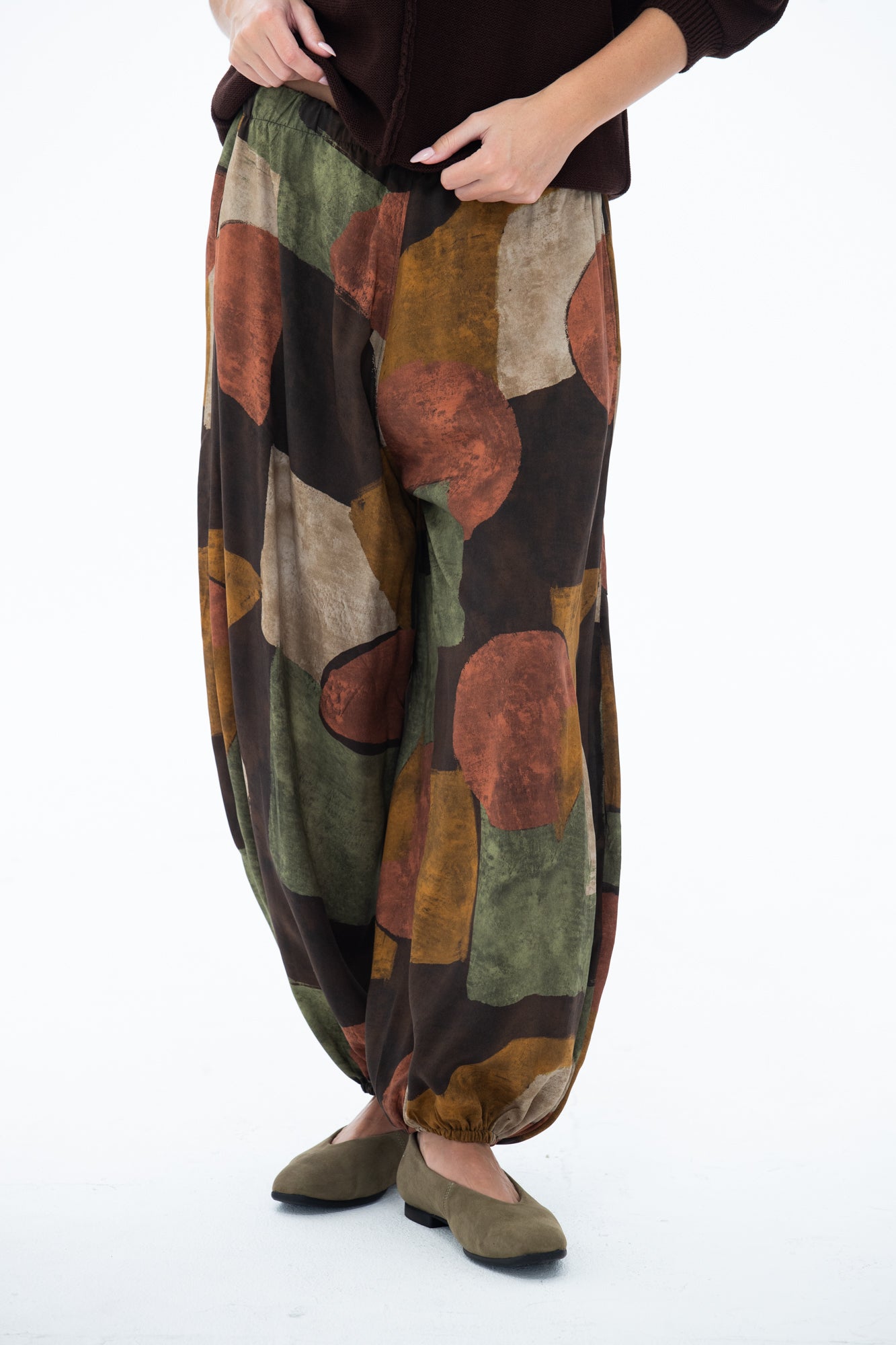 Stella Balloon Pants - Chocolate Abstract print