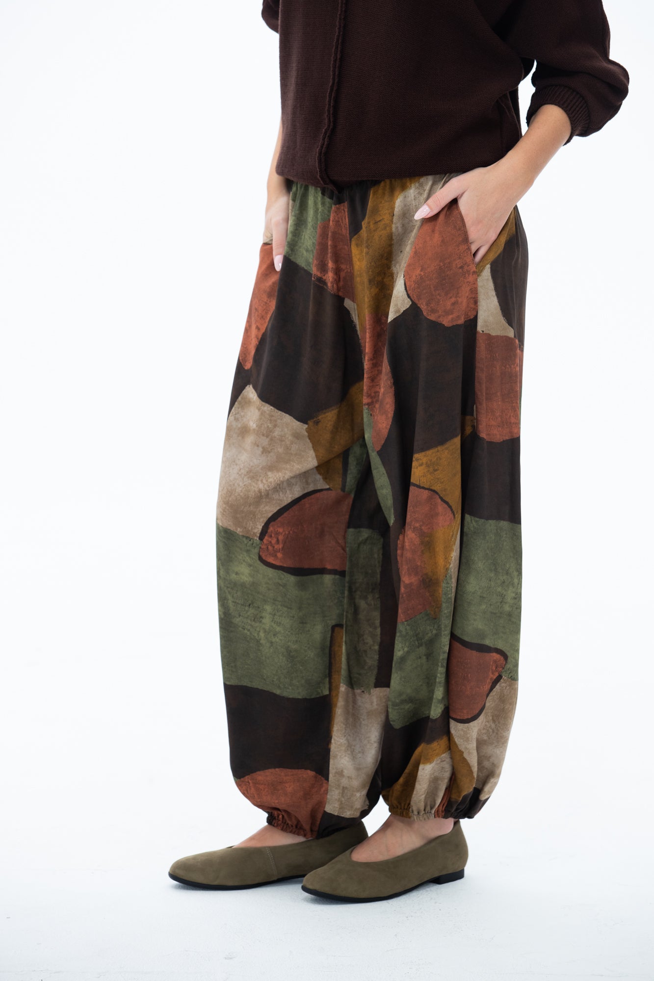 Stella Balloon Pants - Chocolate Abstract print
