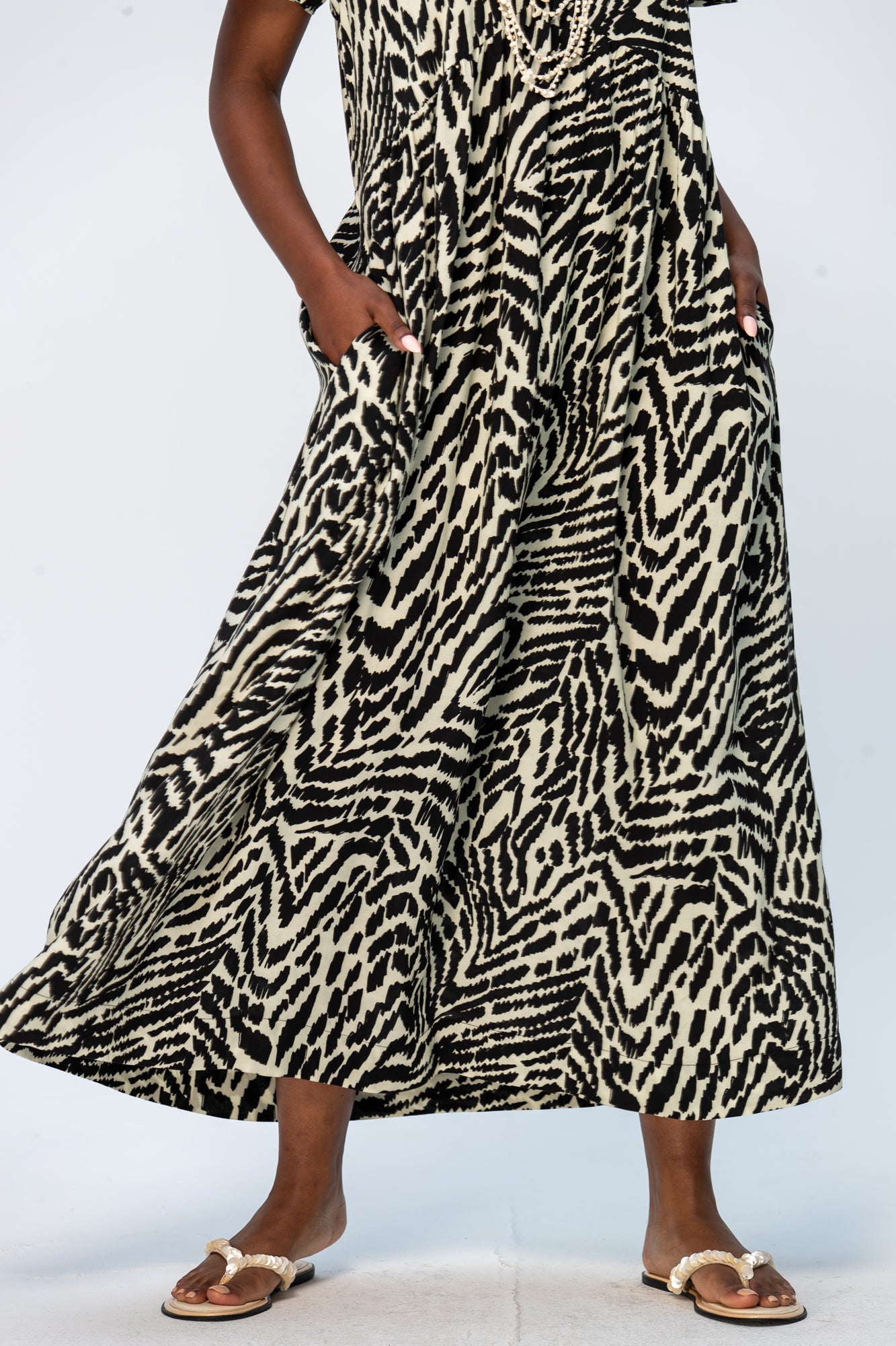 Riveria Dress - Black and Creme