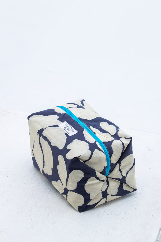 The Intentional Toiletry Bag - Blue & Creme Flower