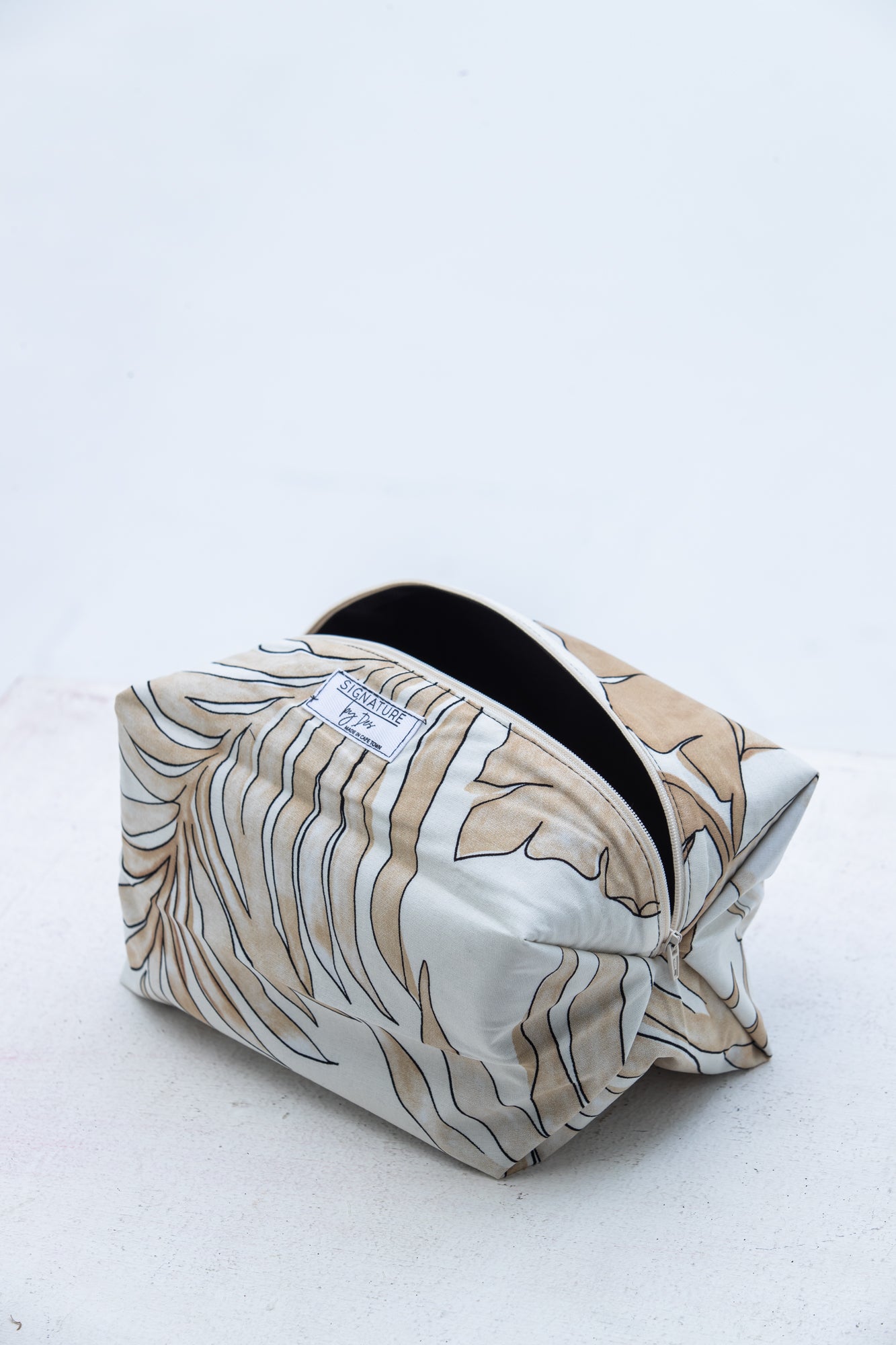 The Intentional Toiletry Bag - Creme Fern